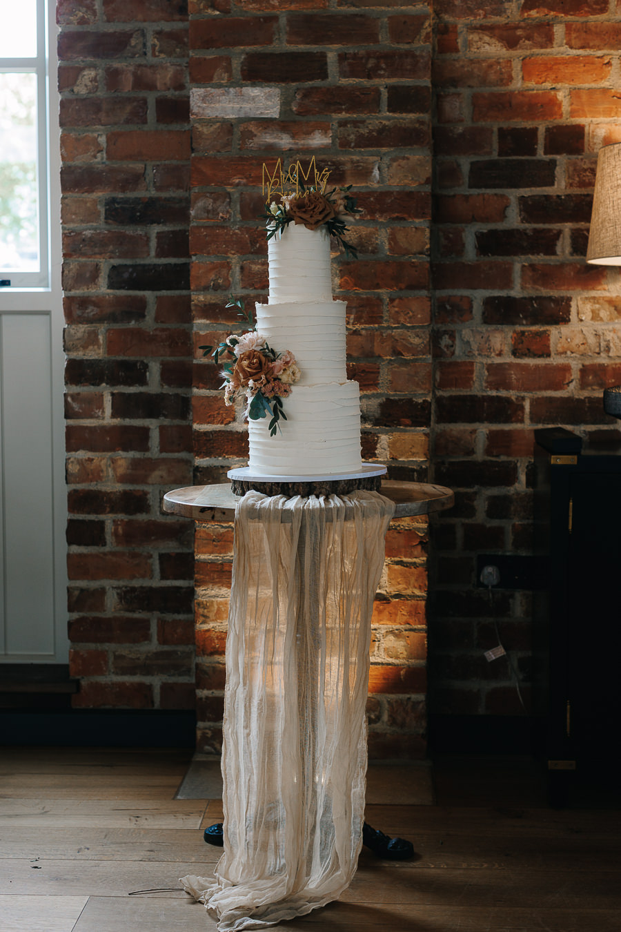 wedding cake set up